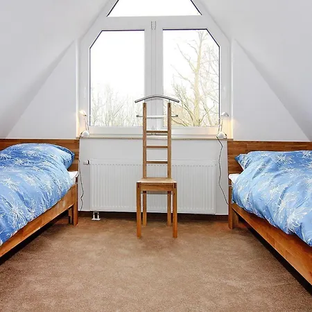 בית נופש Haus In Am Breetzer Bodden *