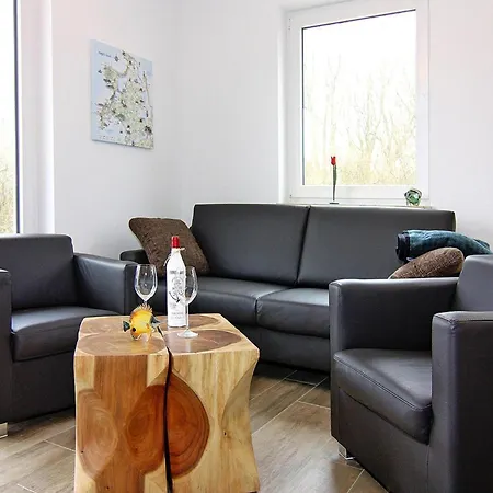 Haus In Am Breetzer Bodden בית נופש *